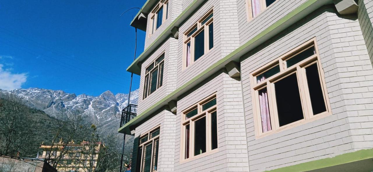 Mahima Hotel Sāngla Exterior photo